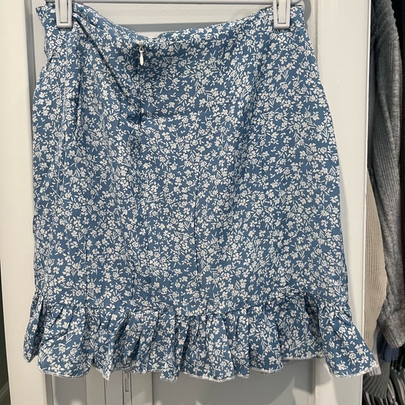 Tie front ruffle mini skirt - Picture 2 of 2